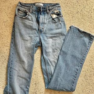 Abercrombie & Fitch The ‘70s Vintage Flare Ultra High Rise Jeans size 2